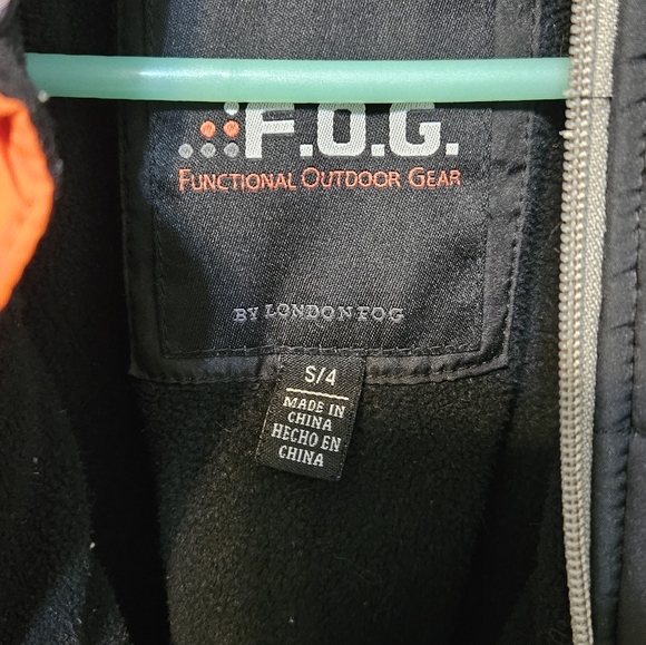 BOYS SIZE 4 WINTER COAT - Picture 3 of 4